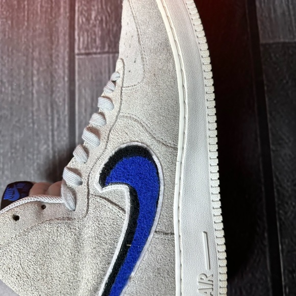 Nike Air Force 1 High LV8 'Chenille Fluff Swoosh' Shoe Size 11.5 Grey 806403-015 - Picture 6 of 13